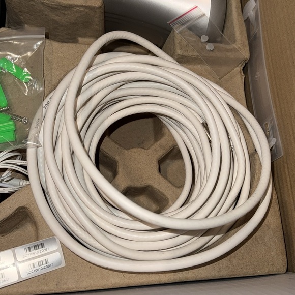 NWT SureCall Silver EZ 4G Cell Phone Signal Booster Up To 2k Sq. ft. 4G LTE Data - Picture 8 of 16